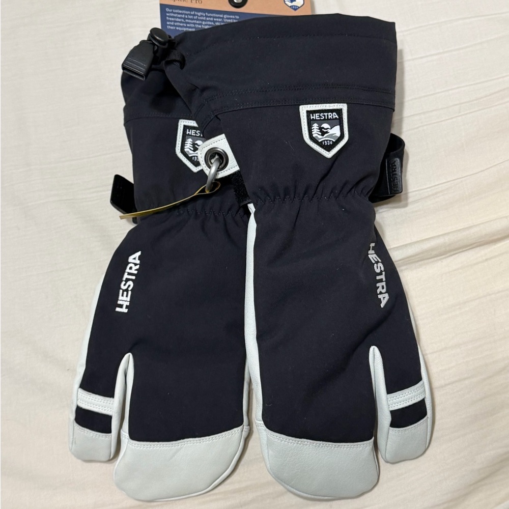 New Hestra Alpine Pro Heli Ski 3-Finger Glove Black/White Size 9 Large L $185
